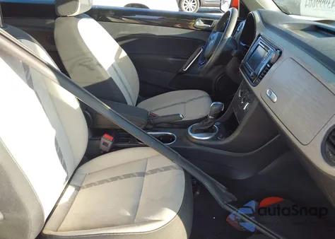 2018 Volkswagen Beetle 2.0T Coast/2.0T S z USA, uszkodzony, nr VIN 3VWFD7AT4JM705489